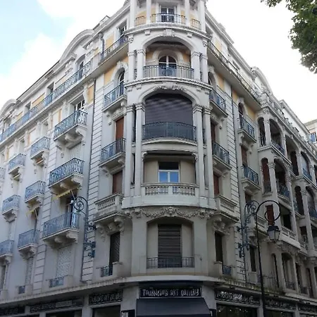 Magnifique - Du Parc - Apartament *